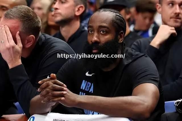 NBA周边快船队全明星后卫在社交媒体晒照片